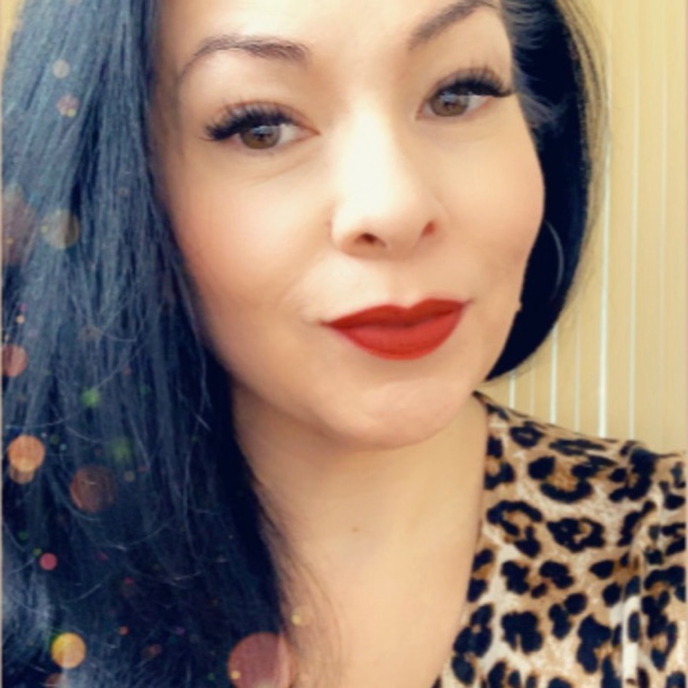 Meet your Posher, Monica